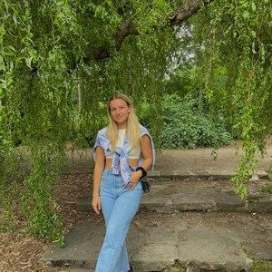 Meet your Posher, Megan